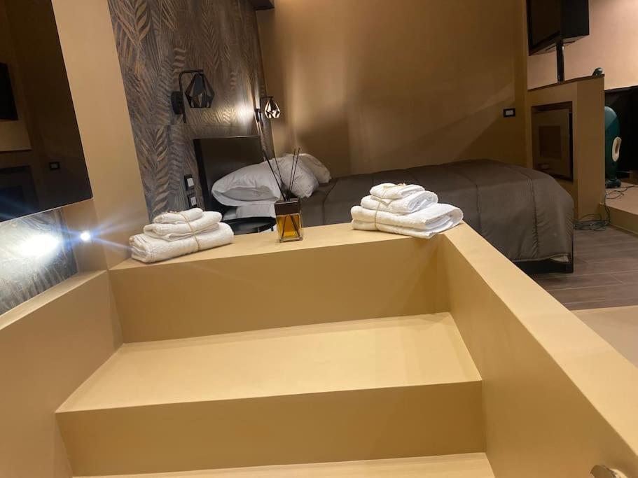Montesantogroup Suite House Nel Centro Di Napoli Eksteriør billede