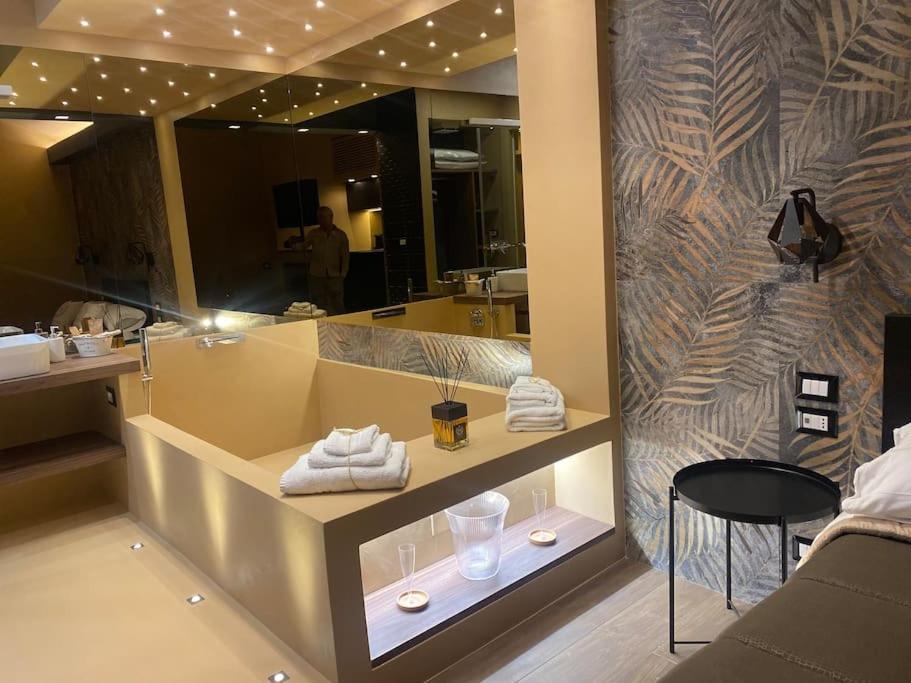 Montesantogroup Suite House Nel Centro Di Napoli Eksteriør billede
